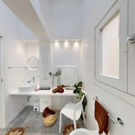 Nearby Historic Center - 2 Private Bathrooms Cagliari