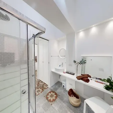 Apartment Nearby Historic Center - 2 Private Bathrooms